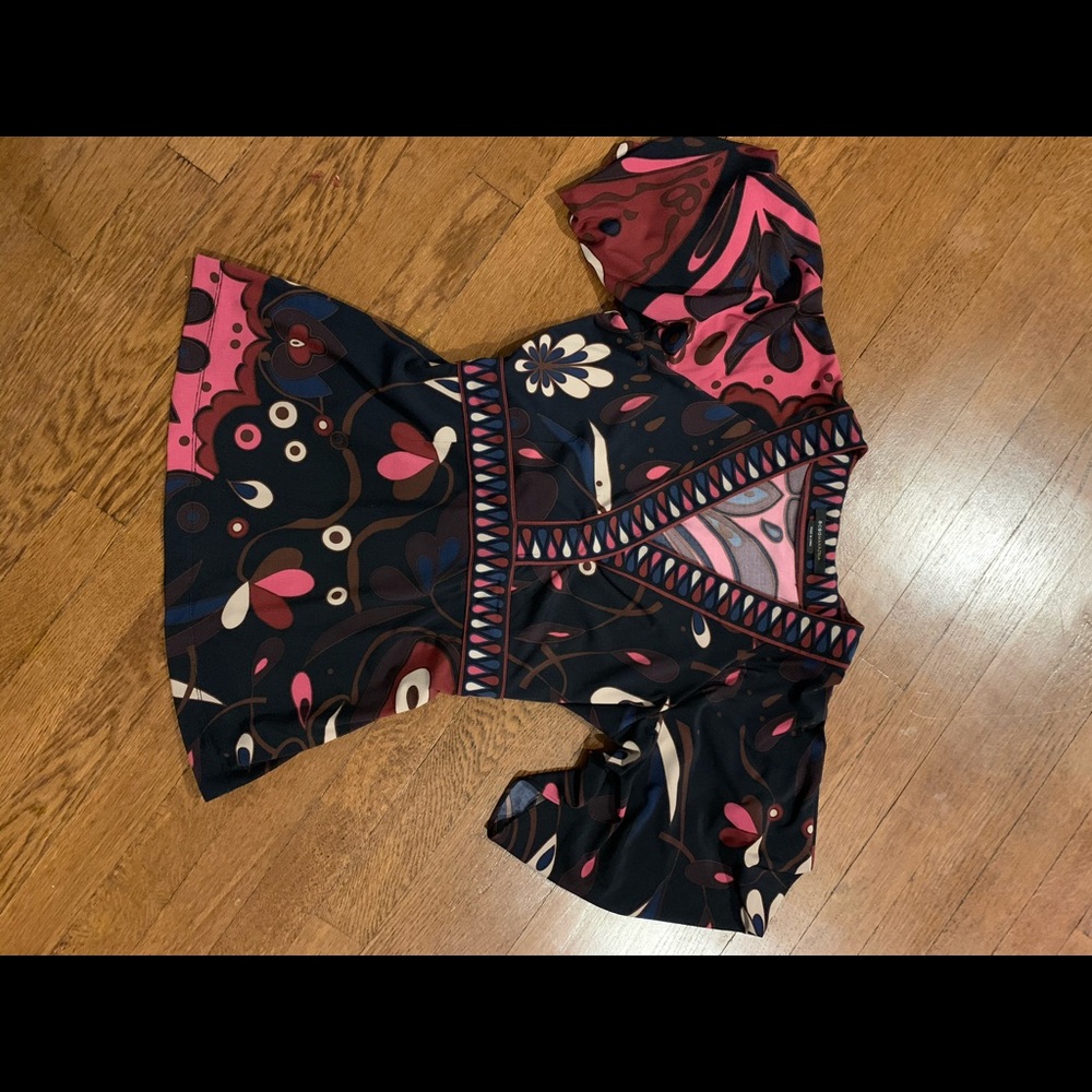 Stunning BCBG blouse!